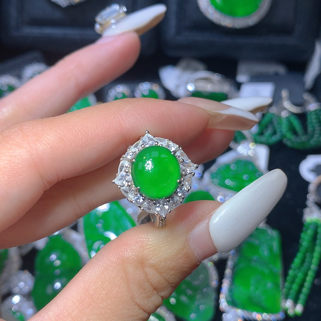 翡翠颈饰银S925镶嵌翡翠