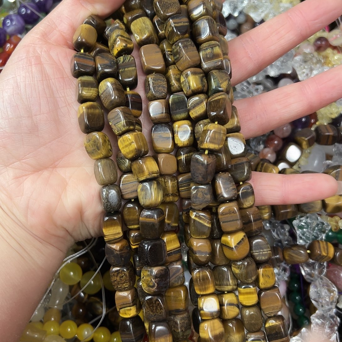 玛瑙/玉髓未镶嵌珠宝半成品，卡8x10黄虎方糖一条