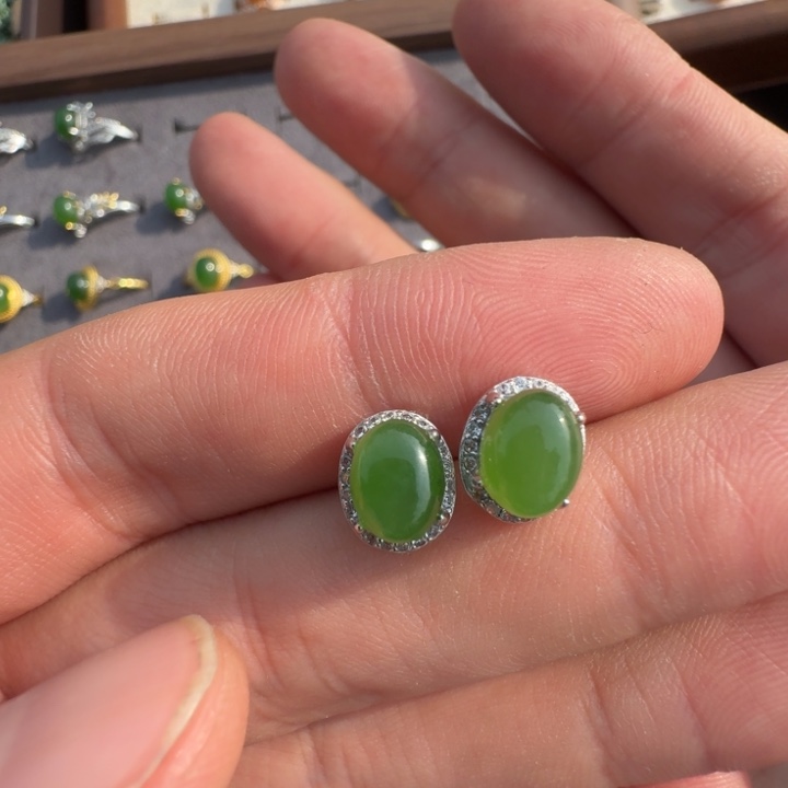 珍****定制和田玉镶嵌S925银