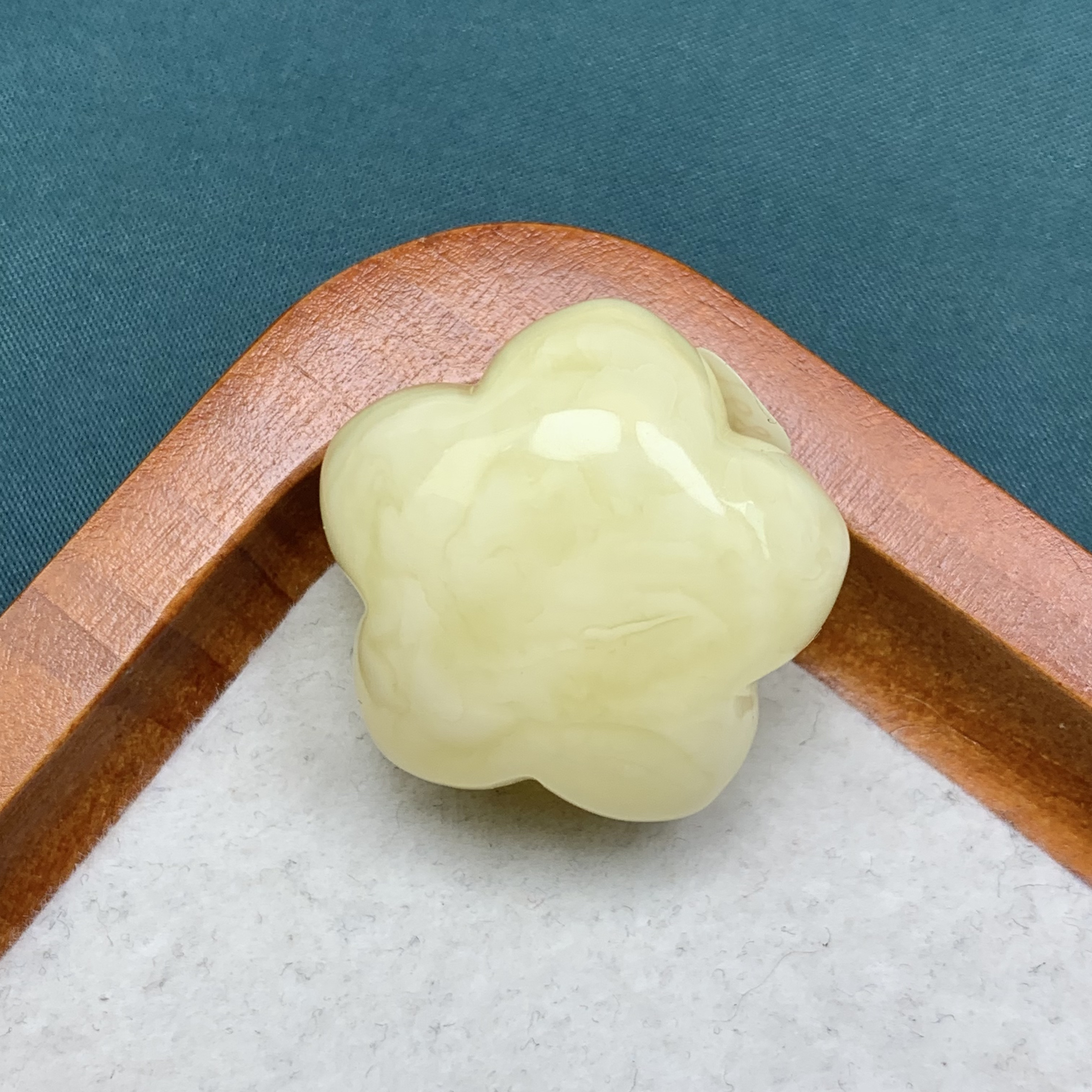 天然琥珀蜜蜡白蜡妖花星星（抖音基地发货，带证书）