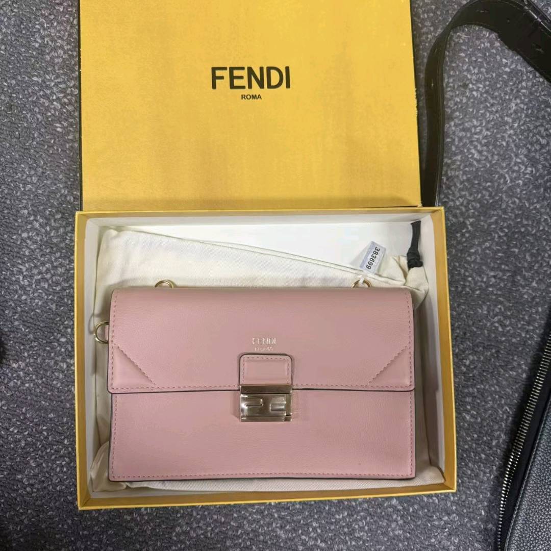 95新 FENDI/芬迪 小野专属/单肩包/DY8844