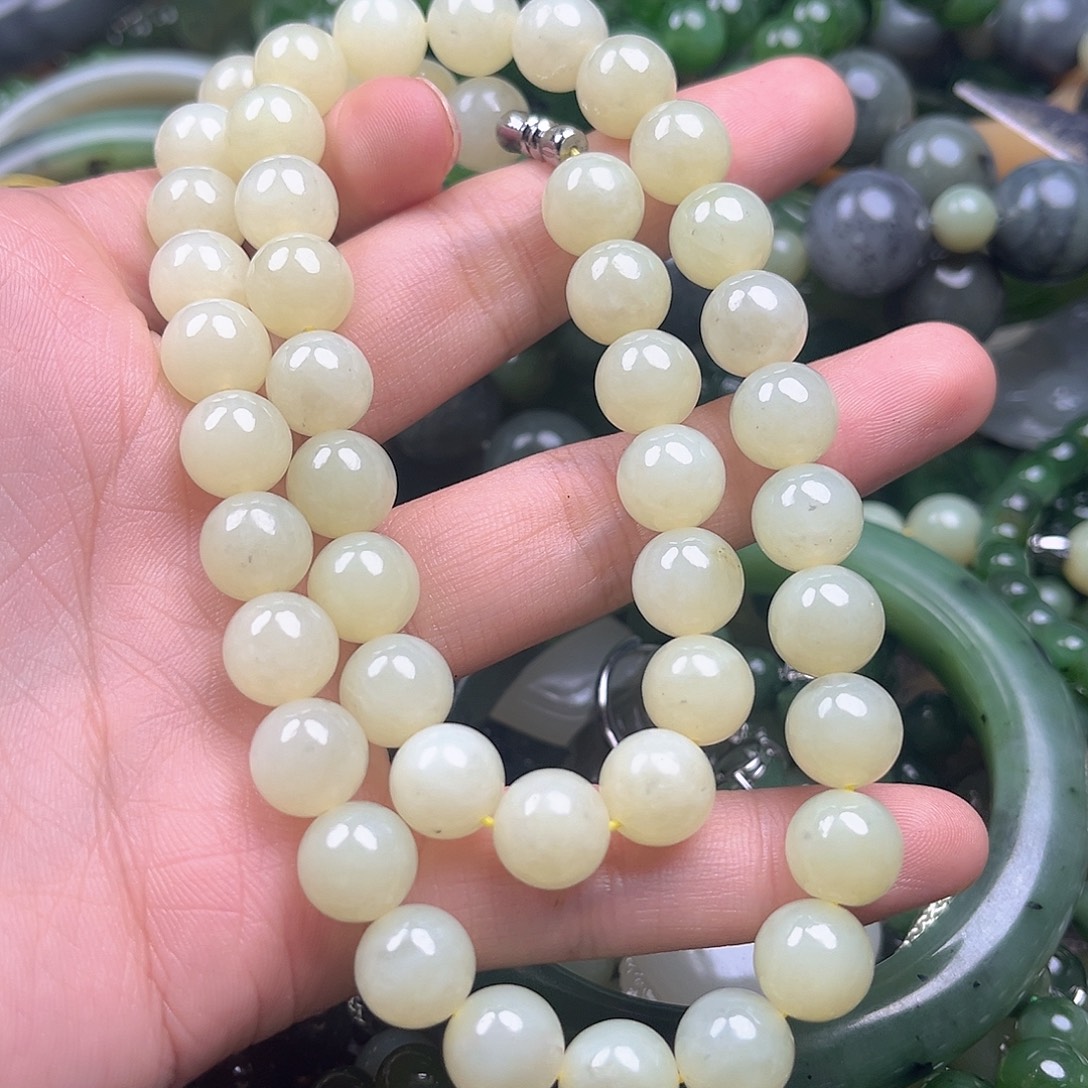 和田玉（黄玉）未镶嵌颈饰