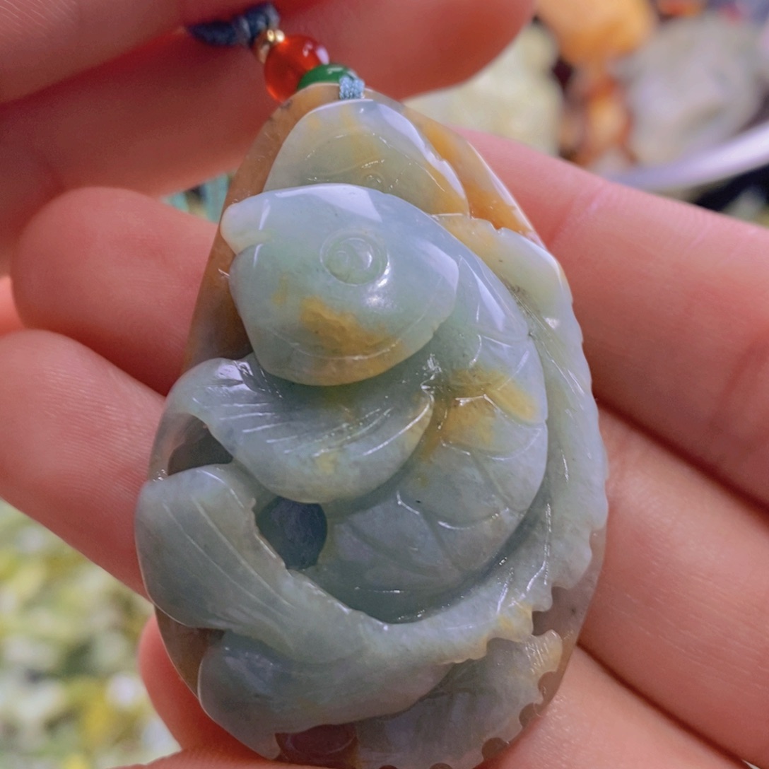 蛇纹石玉吊坠未镶嵌