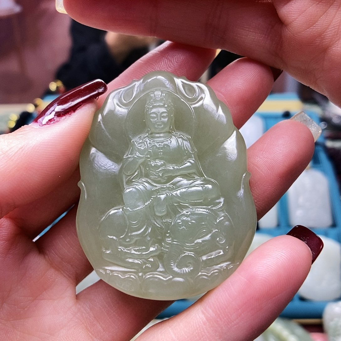 和田玉颈饰未镶嵌手**云