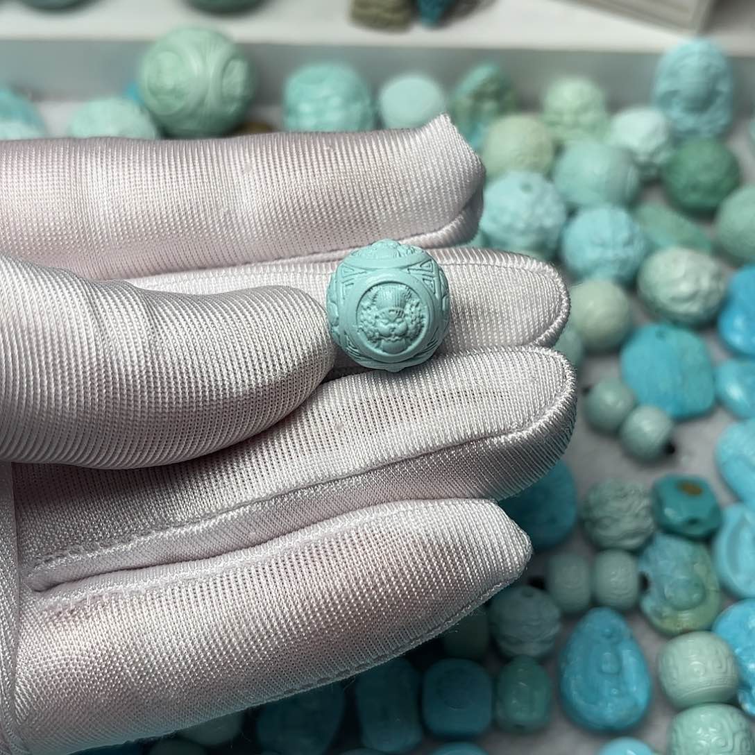 绿松石雕刻件未镶嵌