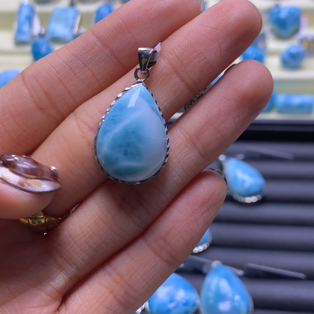 针钠钙石（海纹石）未镶嵌颈饰水滴吊坠色差略异