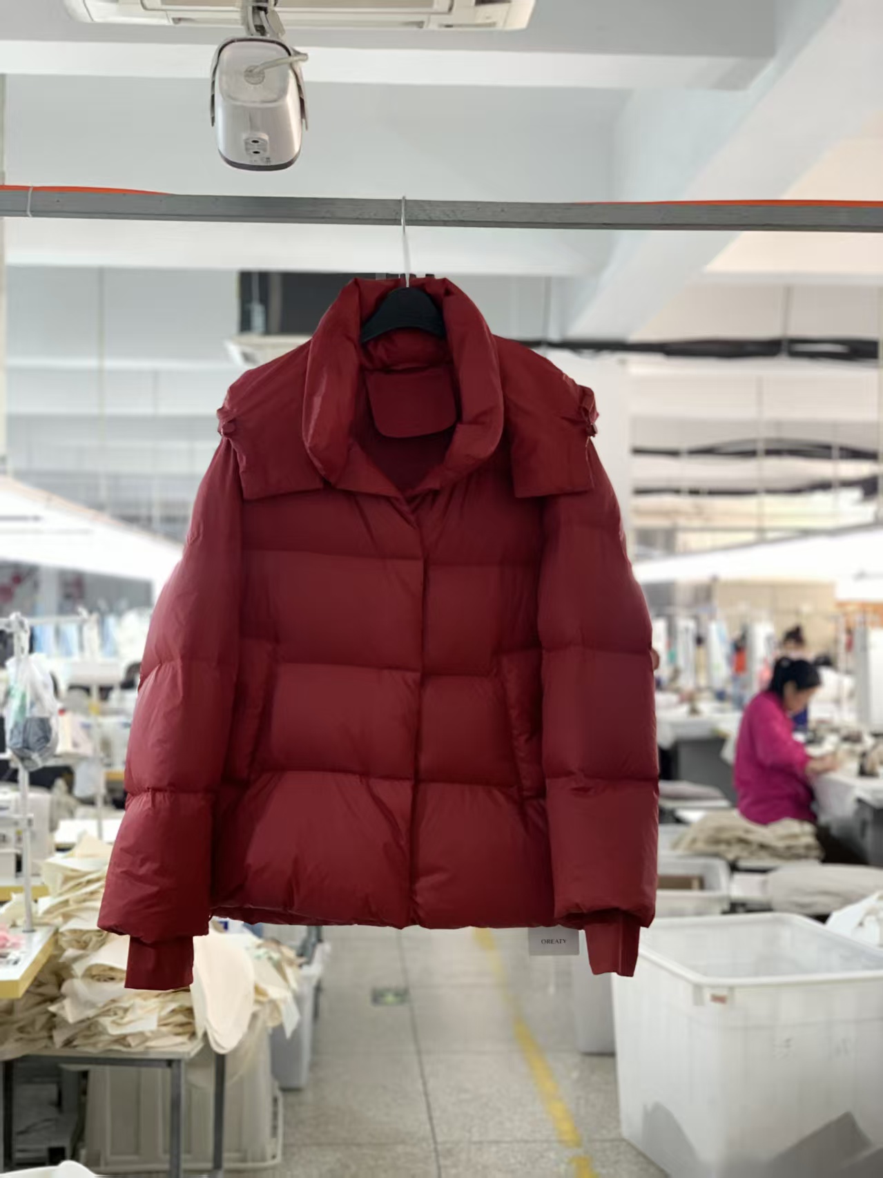 红羽绒女纯色连帽冬季女装优等品可拆卸潮流休闲风