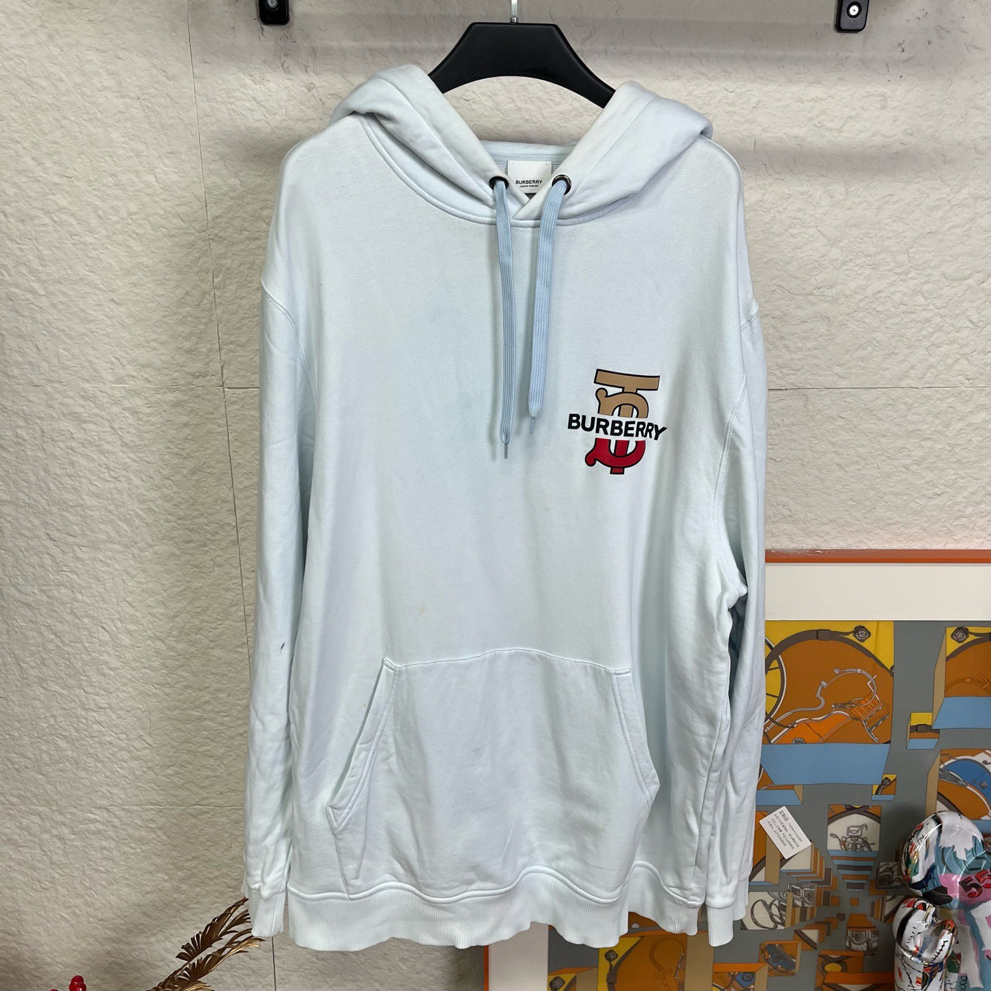 99新 BURBERRY/博柏利 天蓝色胸口TB连帽卫衣/XXL码/25112010