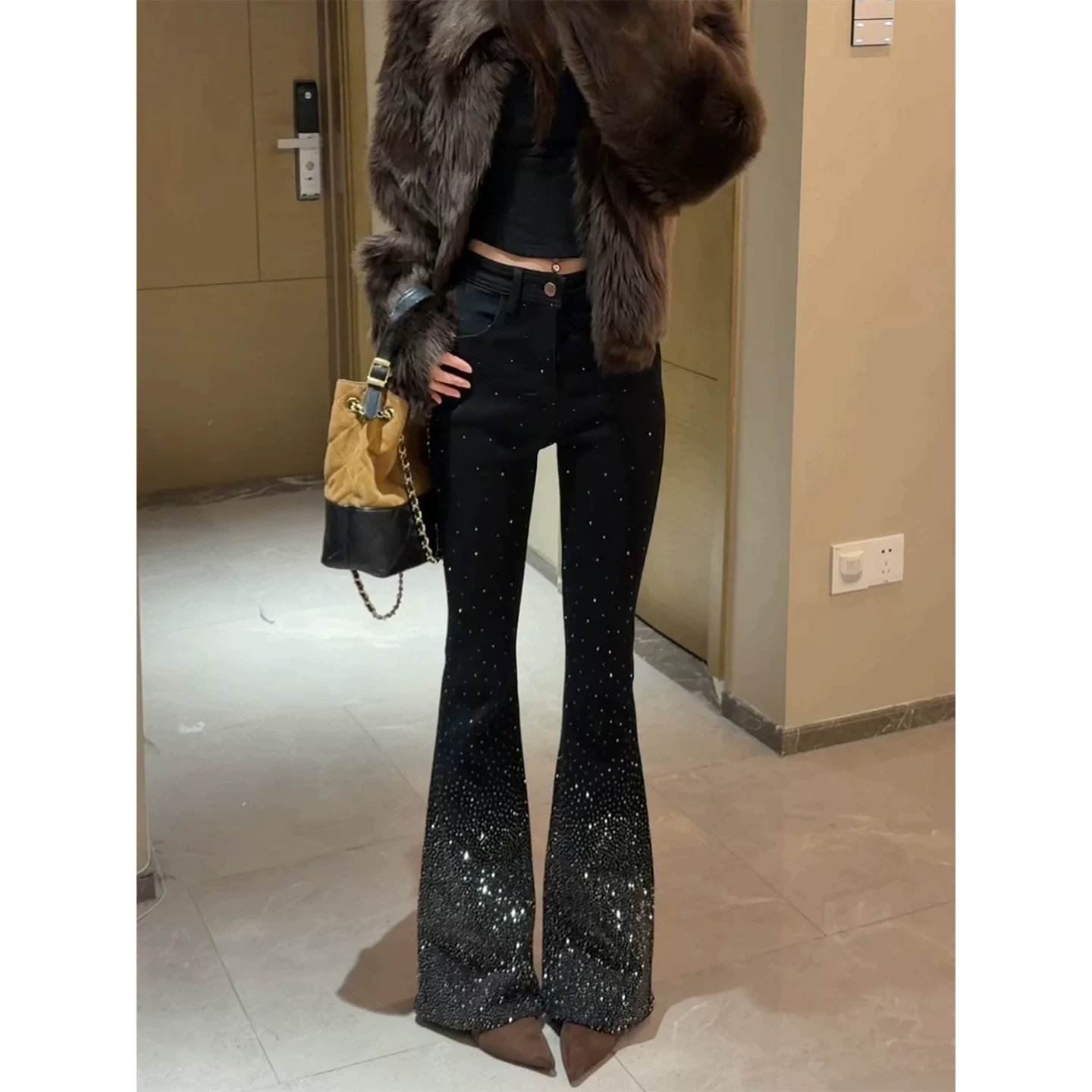 烫钻高腰微喇牛仔裤女秋冬新款修身显瘦百搭长裤