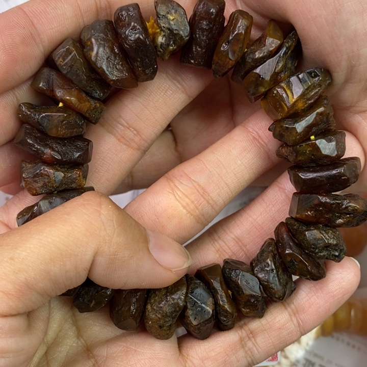 琥珀珠宝奇石未镶嵌