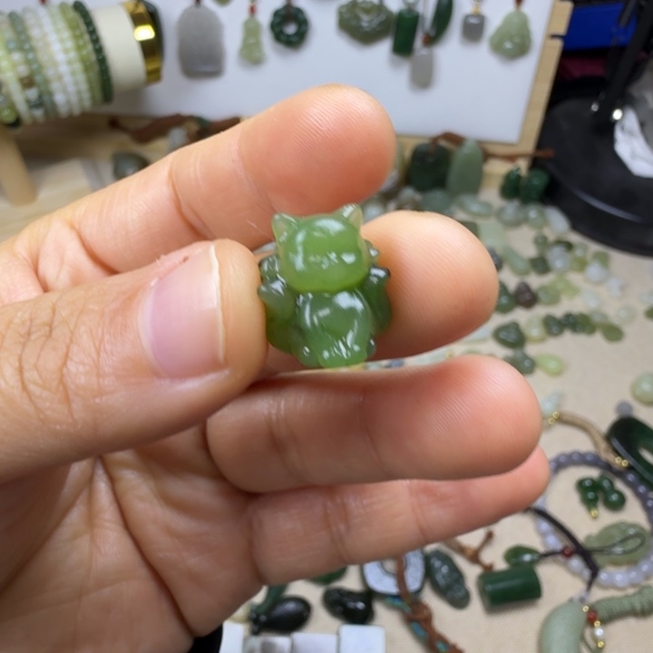 手***6和田玉未镶嵌挂件