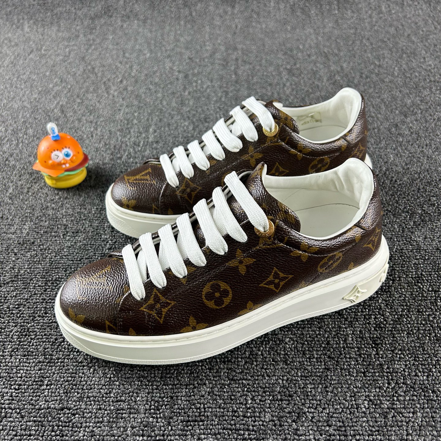 95新 LouisVuitton/路易威登 老花松糕鞋35.5码 HB5476 