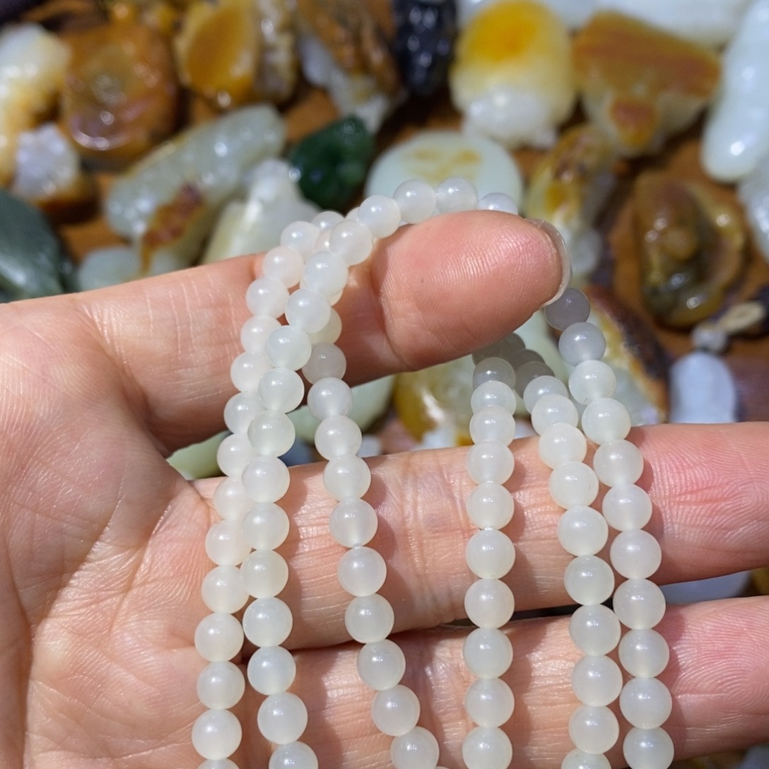 和田玉颈饰未镶嵌