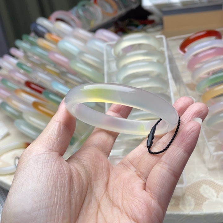 玛瑙/玉髓未镶嵌手镯57圈口