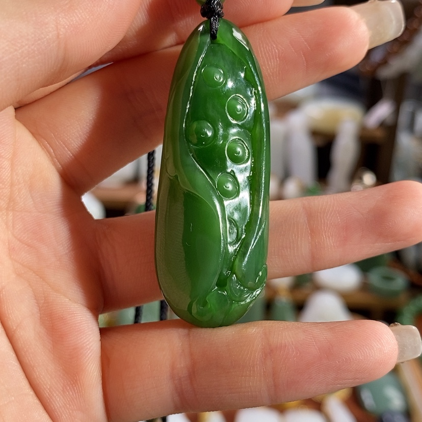 【闪购商品】吊坠(赠链)未镶嵌和田玉