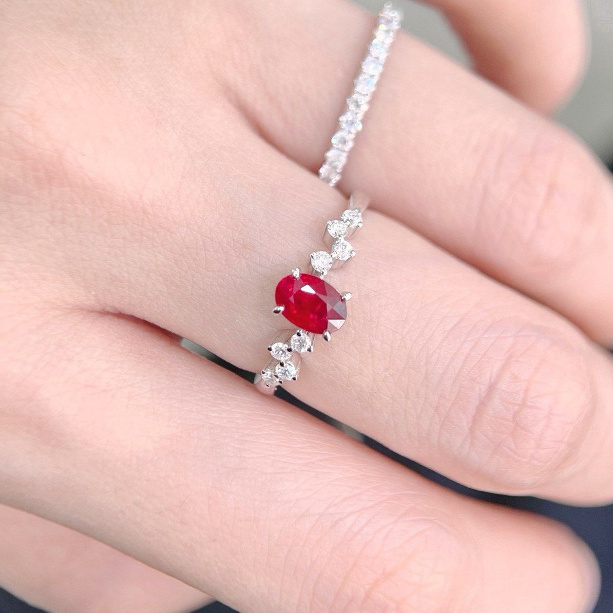 18k金鸽血红红宝石戒指