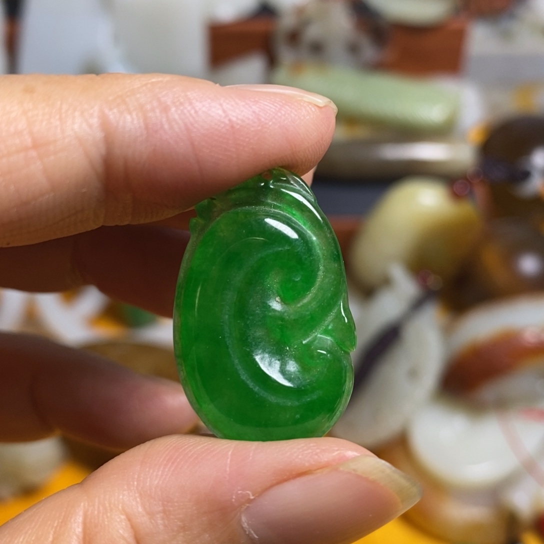 颈饰未镶嵌和田玉（糖玉）