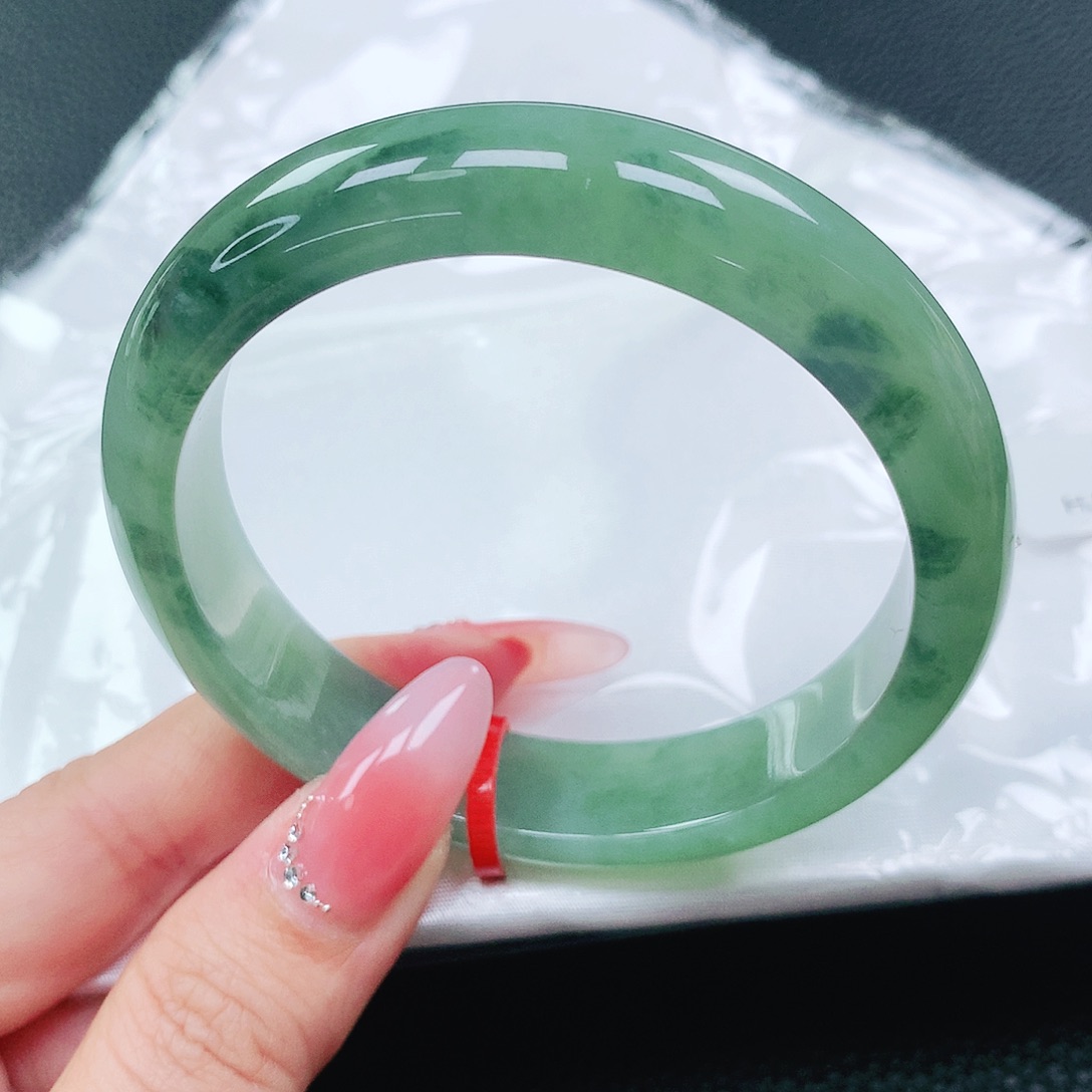 翡翠手镯未镶嵌57圈