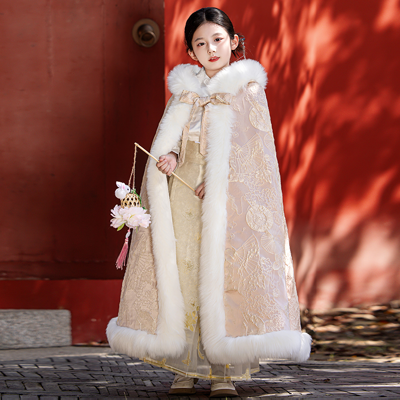 粉色披风女童秋冬外出保暖长款中国风汉服仙气毛领斗篷拜年服外搭