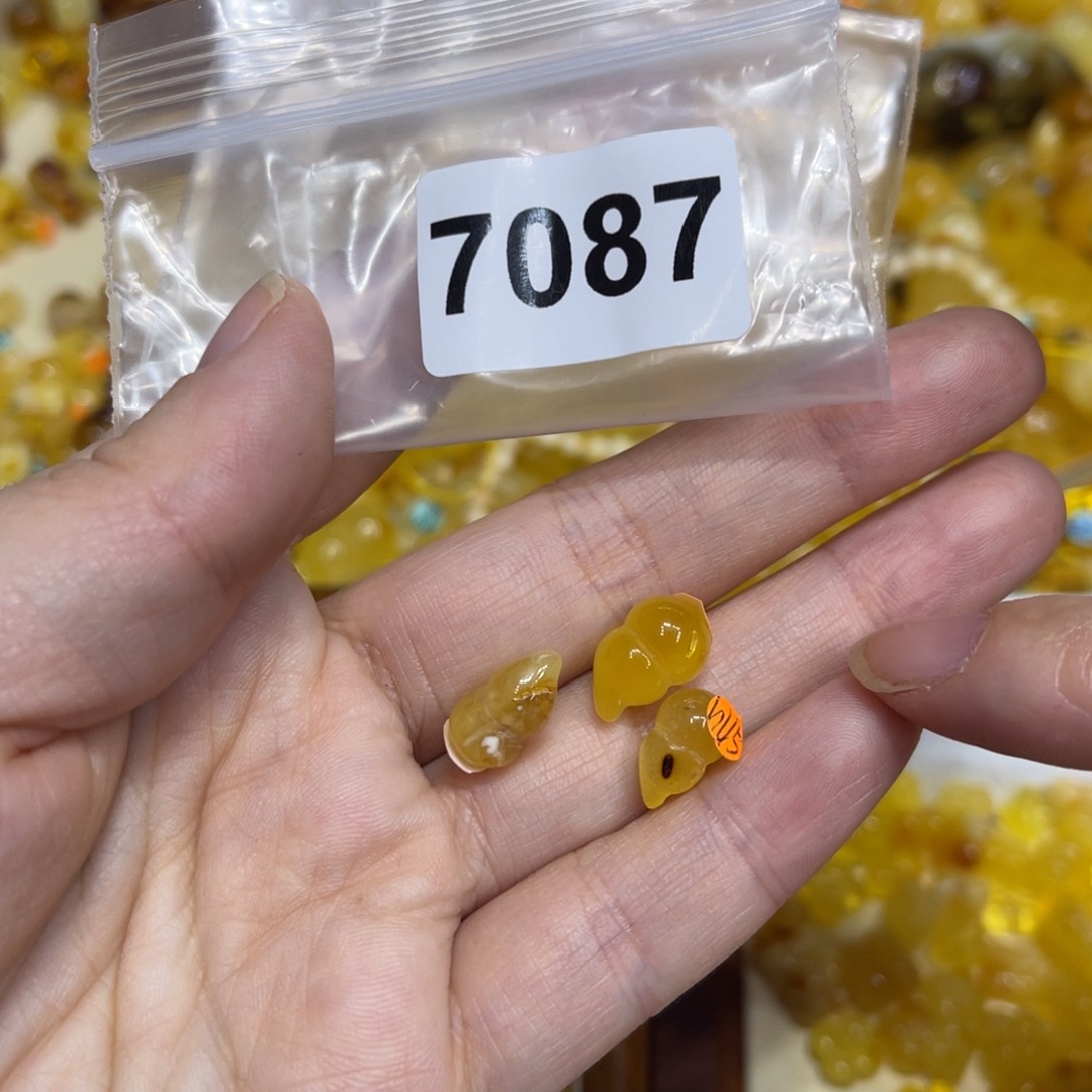 琥珀珠宝奇石未镶嵌