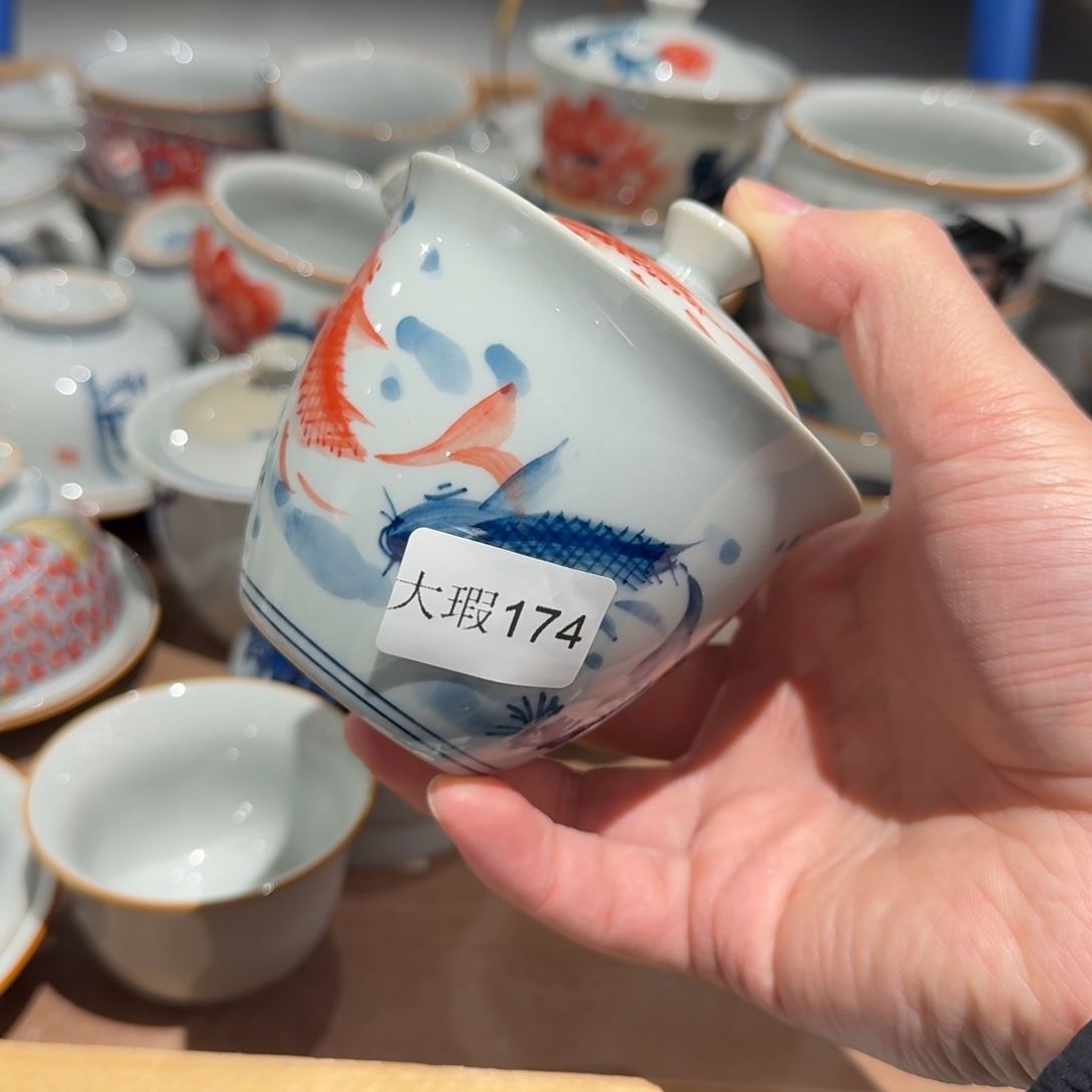 釉下手绘茶具微瑕