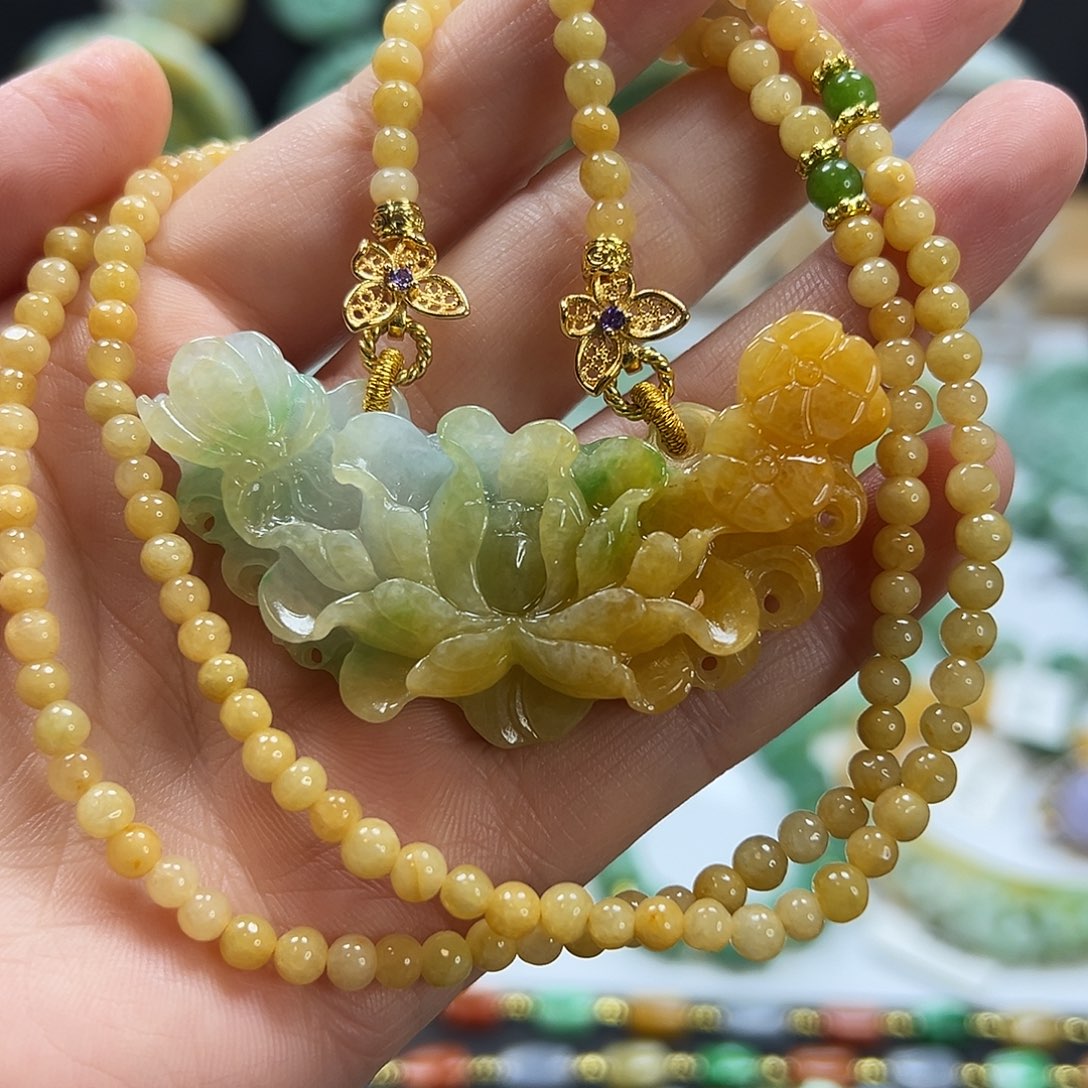 翡翠未镶嵌颈饰吊坠