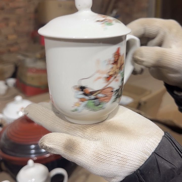 库存微瑕会议杯一个