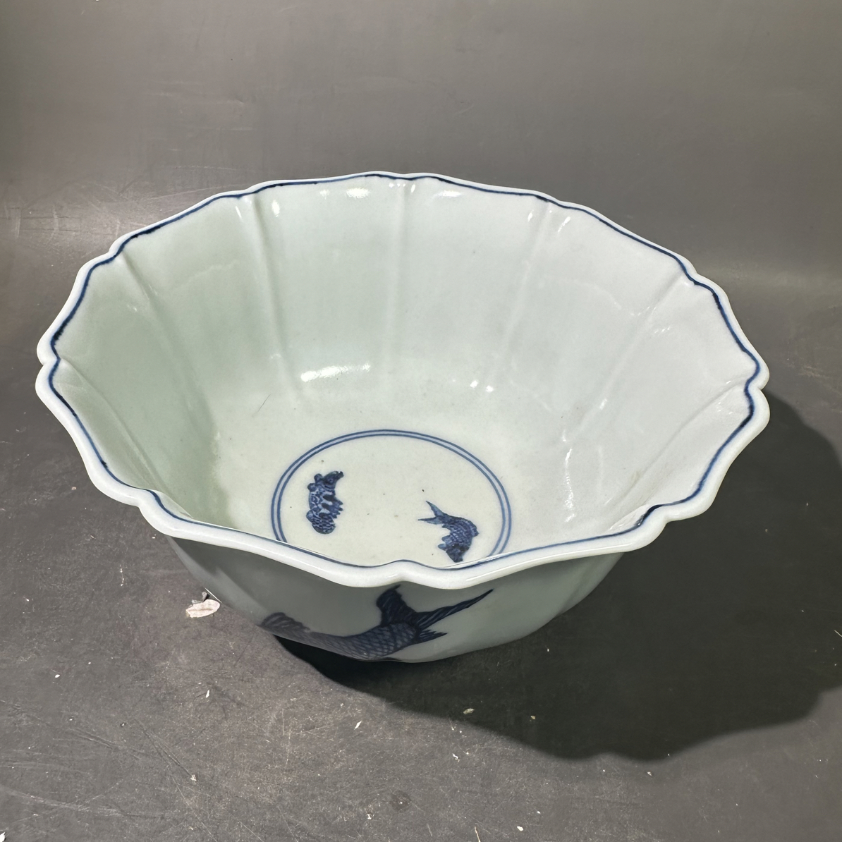 手工精美鱼纹碗陶瓷工艺品