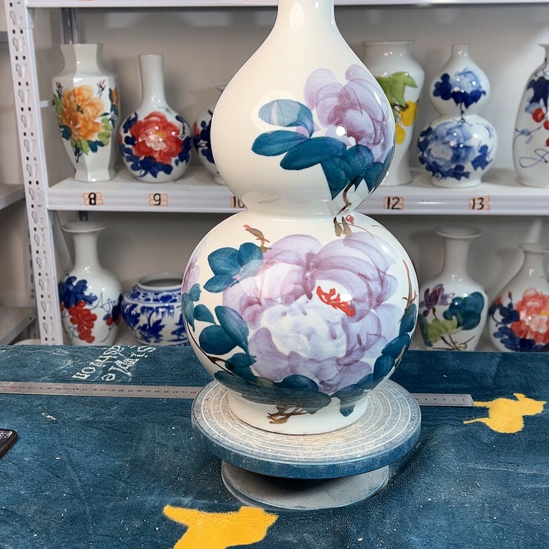 摆件景德镇陶瓷葫紫牡