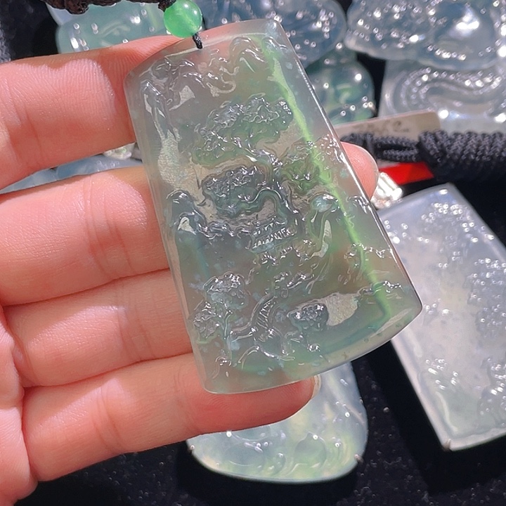 翡翠颈饰未镶嵌58，