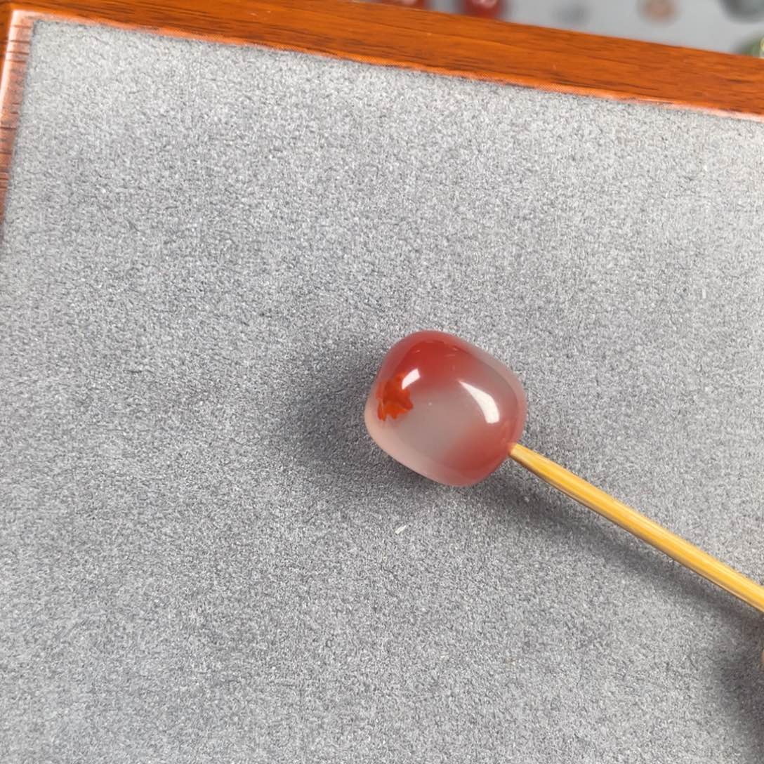 南红玛瑙枣珠未镶嵌派***星