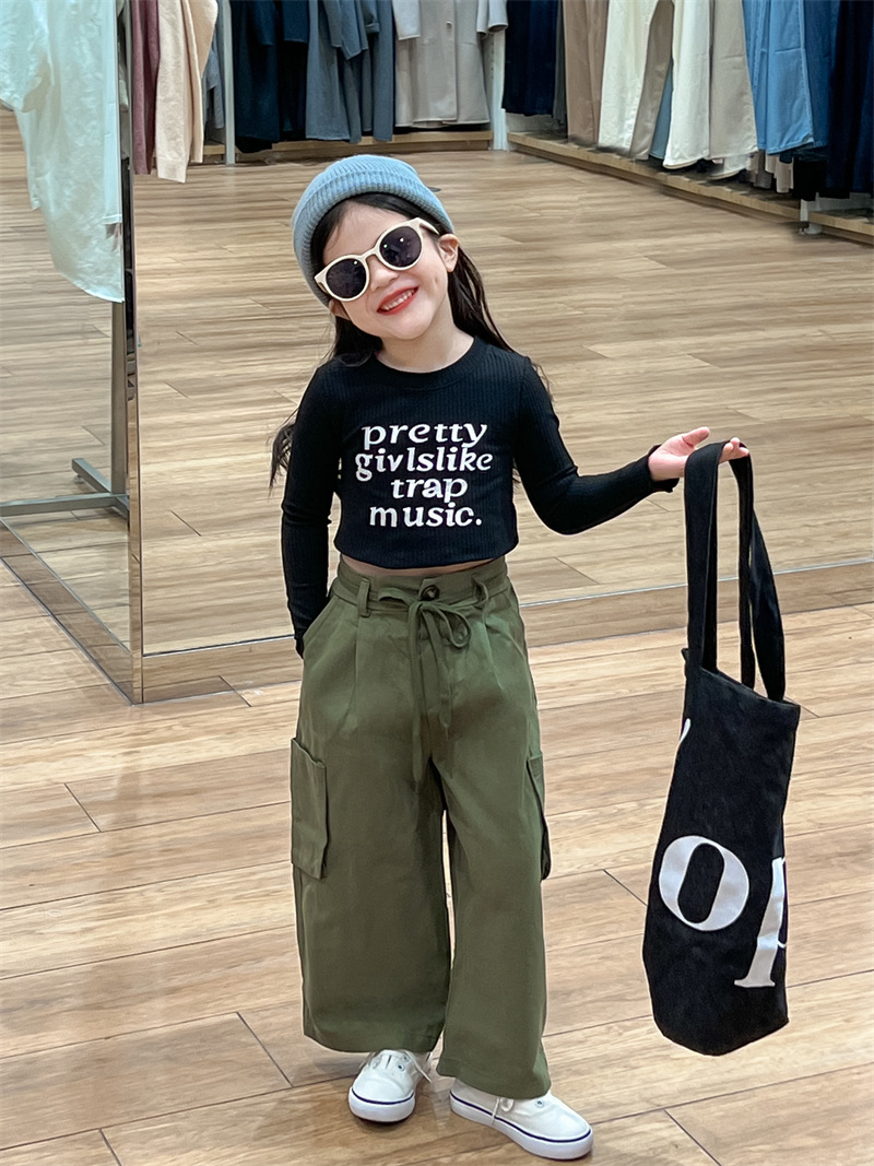 PAOFUPP女童春秋辣妹风甜酷女孩修身短款印花T恤+军绿工装裤套装