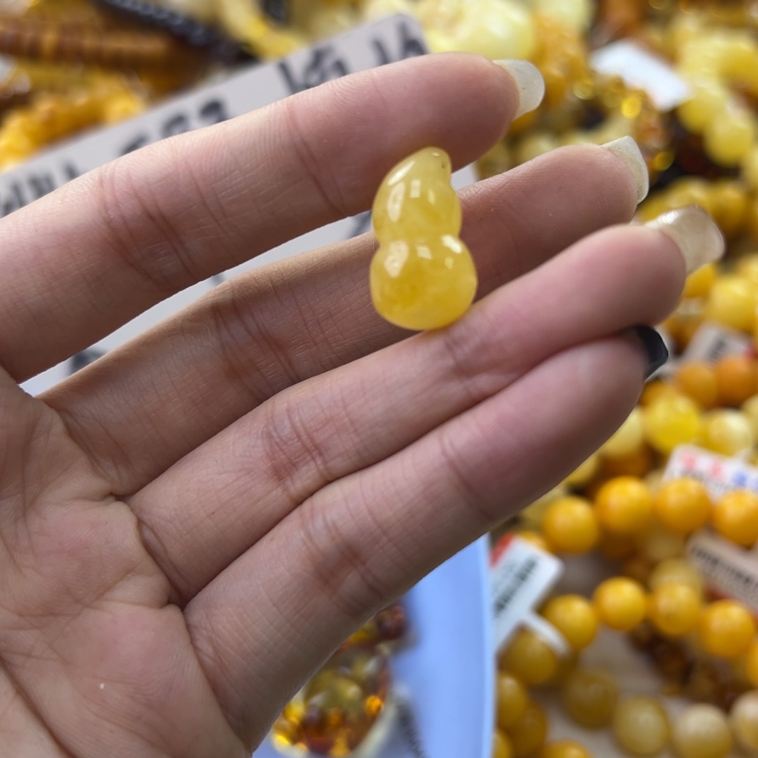 琥珀珠宝奇石未镶嵌