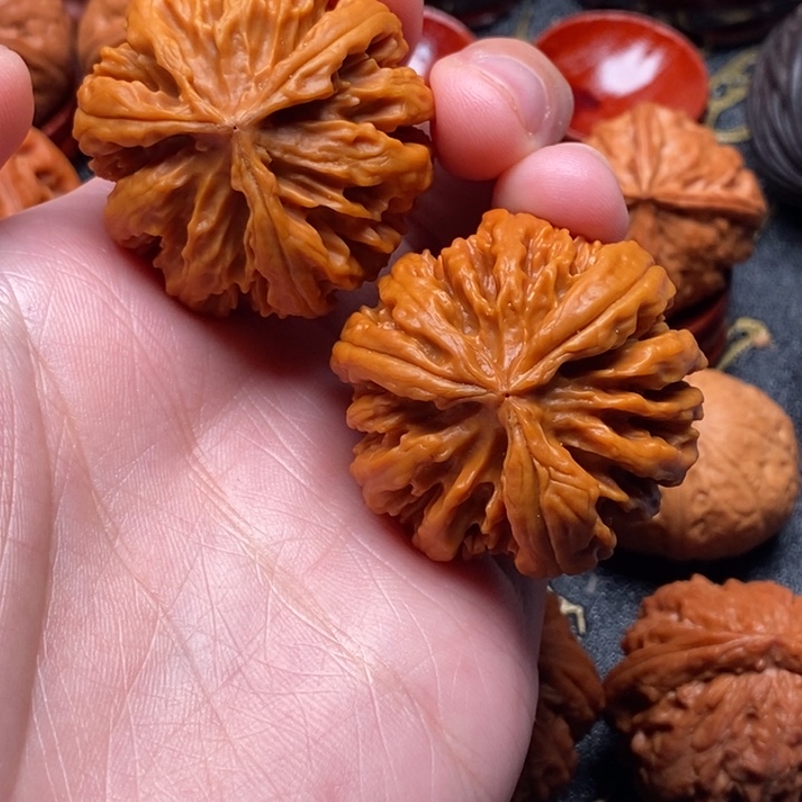 延***玩文玩核桃吊坠三棱 