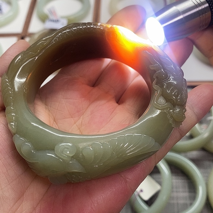 和田玉（糖玉）未镶嵌手镯