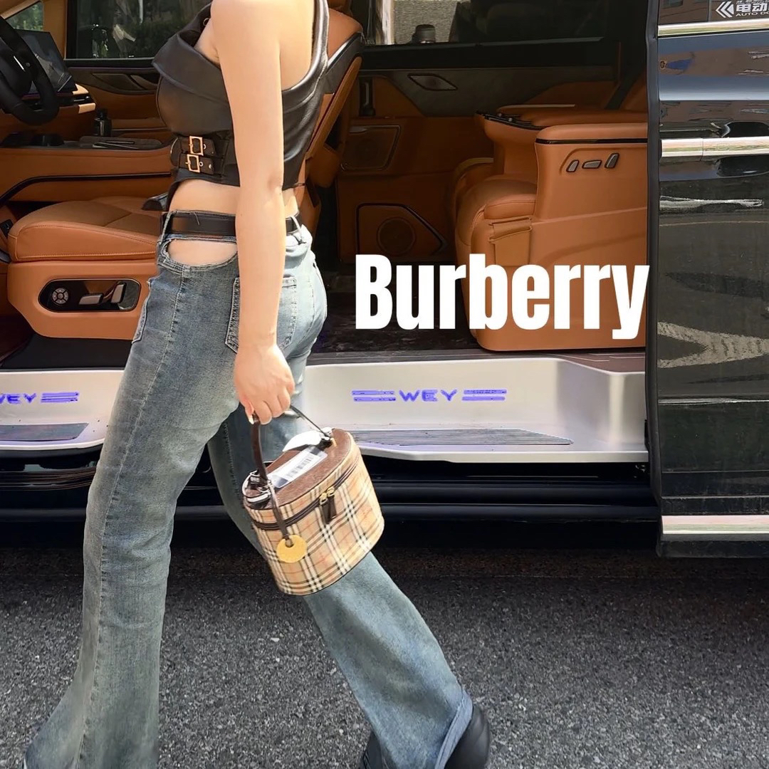 修复品619204/BURBERRY/博柏利金币化妆盒包