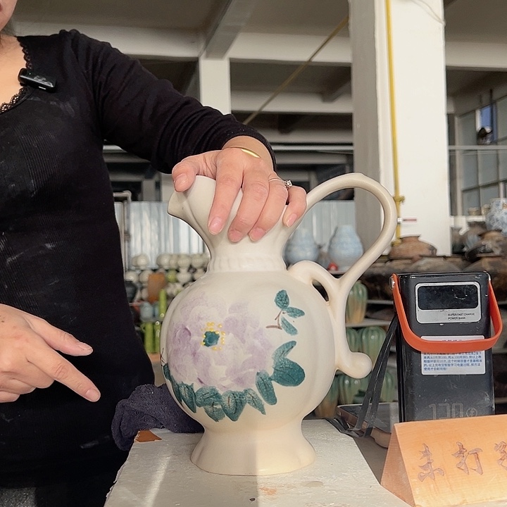 景德镇陶瓷花瓶工厂
