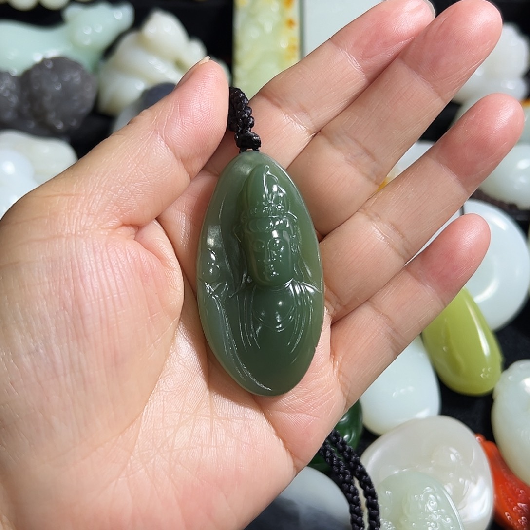 和田玉未镶嵌颈饰