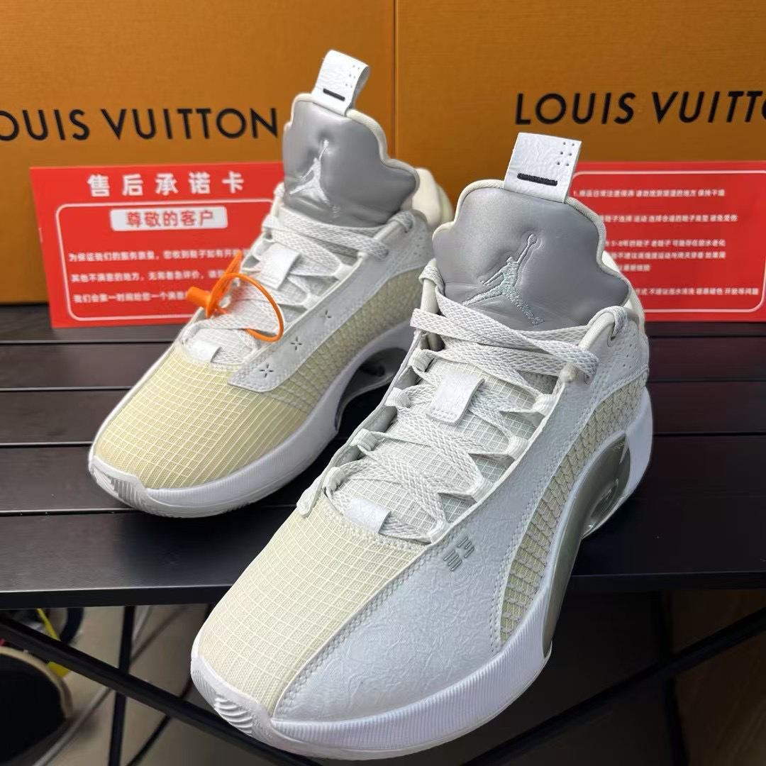 95新 MM6 97新阳/42.5码/AJ35 白银/鞋面氧化