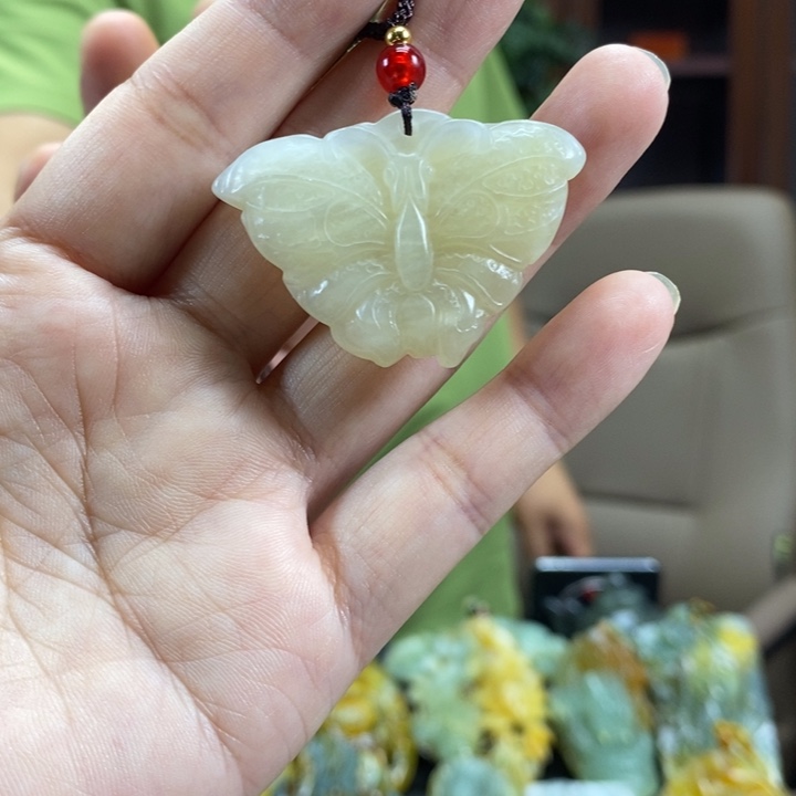 未镶嵌蛇纹石玉颈饰