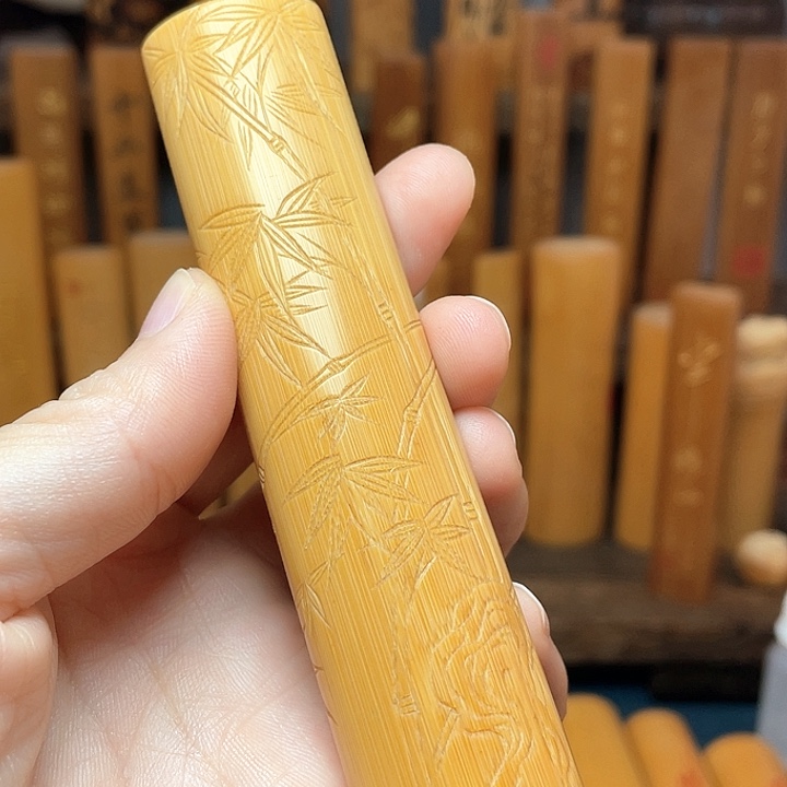 竹手工雕刻满工竹石图