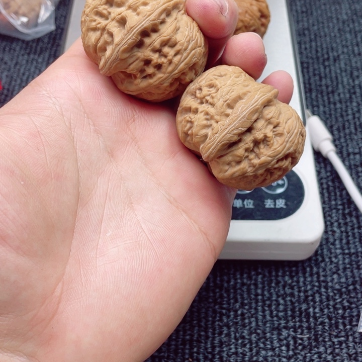 九***哥吊坠文玩核桃水尖