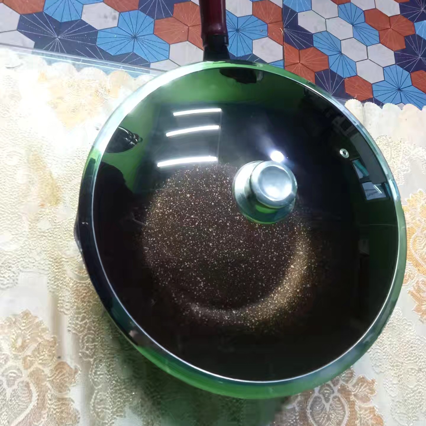 新疆包邮  红色把手炒菜锅