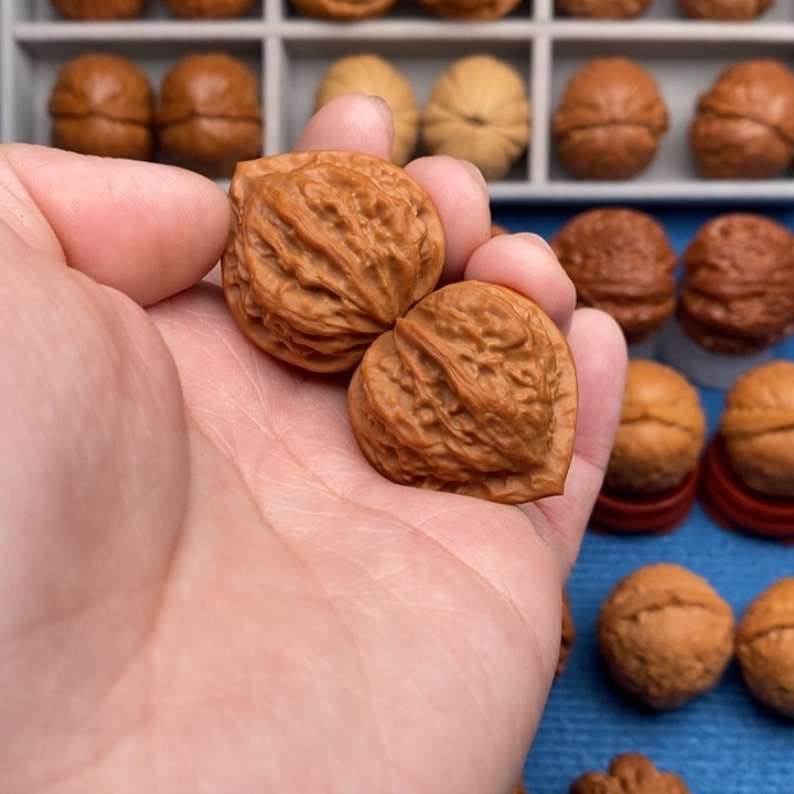 把件文玩核桃红桃A