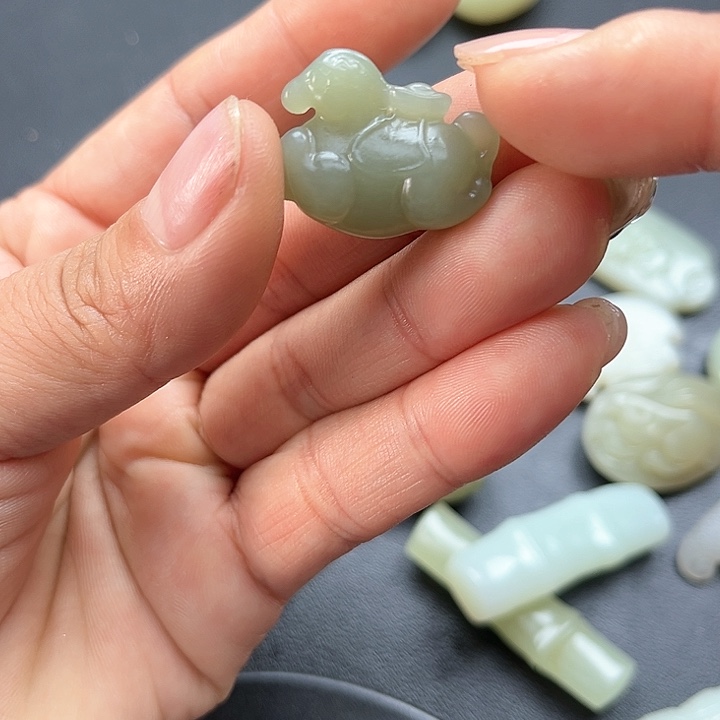 【闪购商品】颈饰未镶嵌和田玉