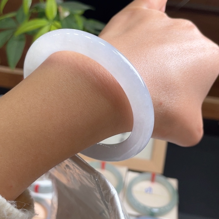 翡翠手镯未镶嵌牢*.翡翠手镯55