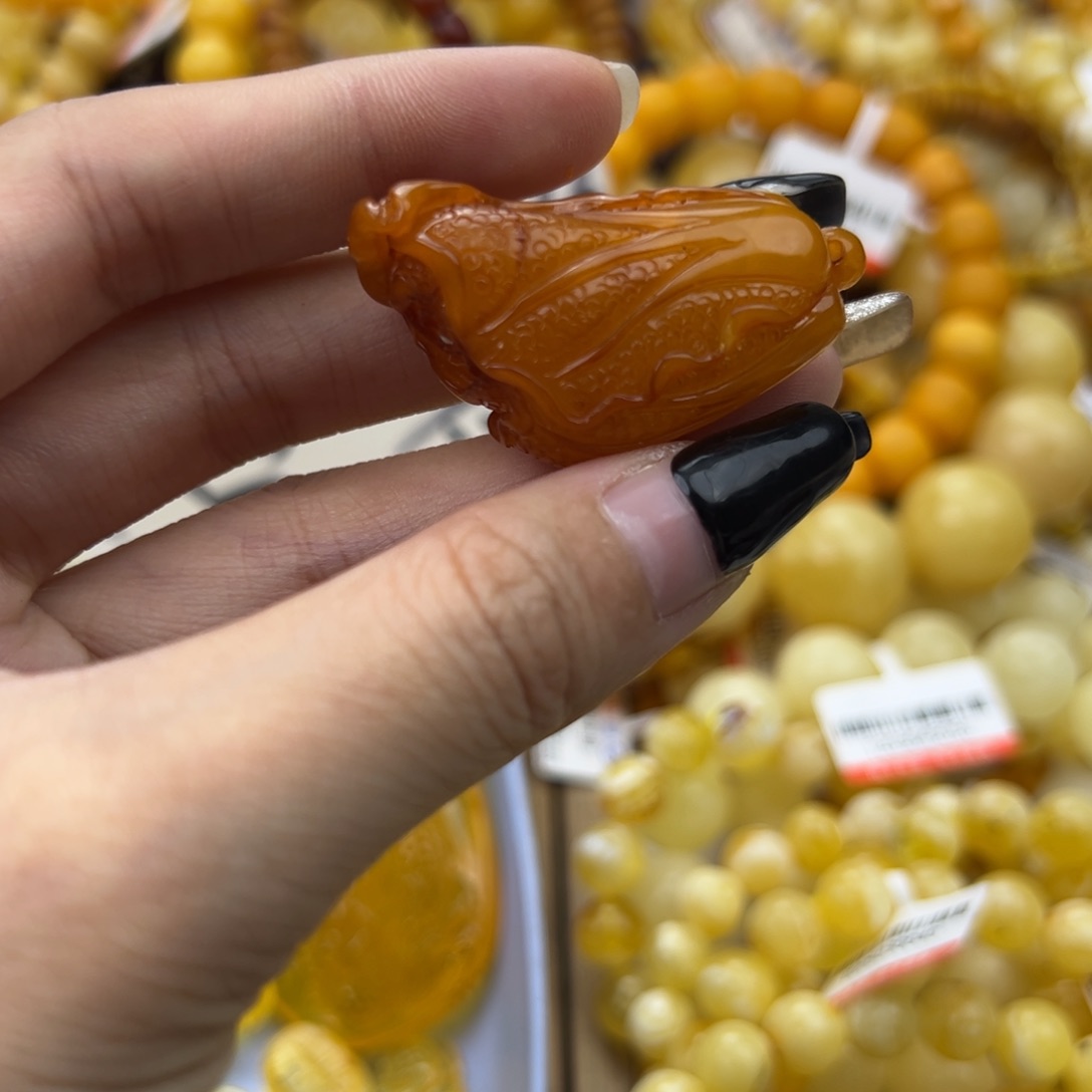 琥珀珠宝奇石未镶嵌