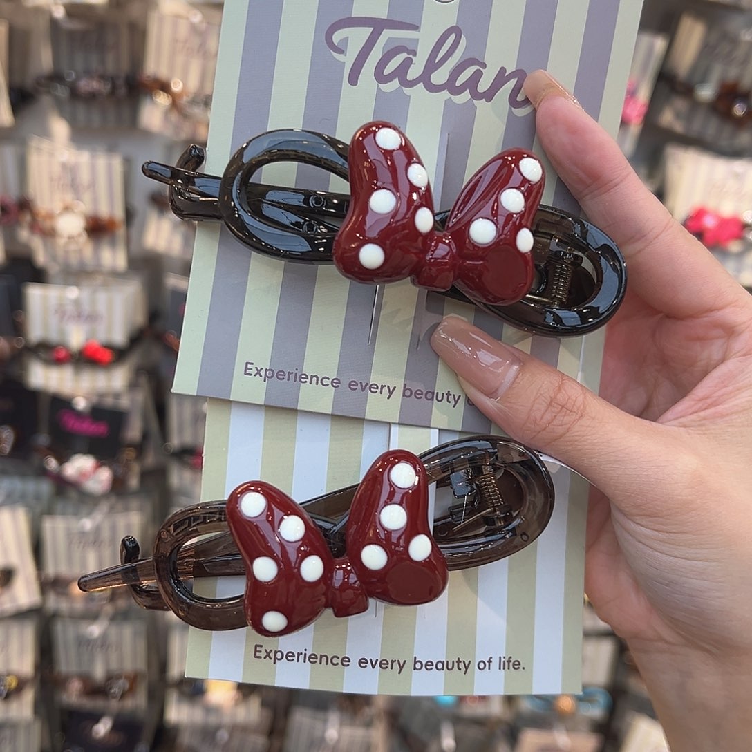 布艺铁合金扭扭蝴蝶结