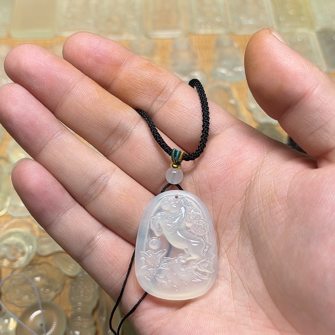 不****蛇纹石玉未镶嵌颈饰