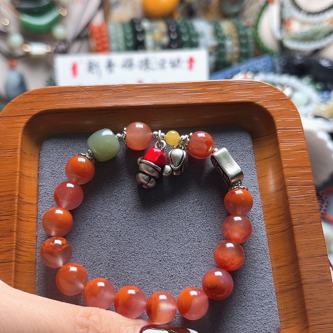 和田玉颈饰未镶嵌柚***。